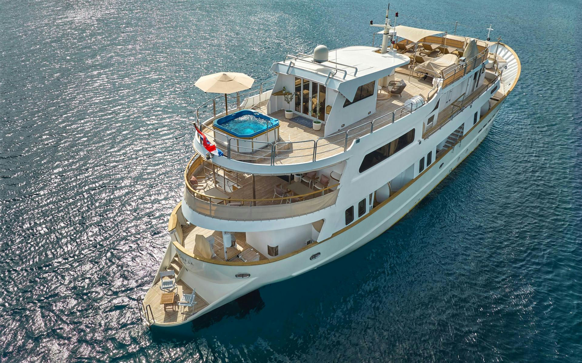Exterior La Perla image 12
