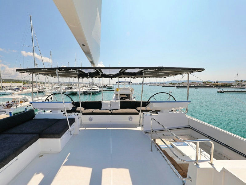 Exterior Lagoon 620 image 3